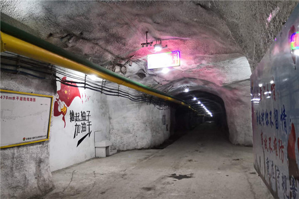 庆幸属于劳动者，庆幸献给欢迎光临888集团人。砥砺前行欢迎光临888集团人，庆幸幸福劳动节